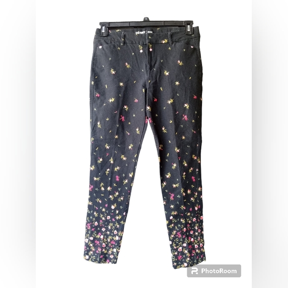Old Navy Denim - 💜 $5 sale, floral jeans size 10 old navy pixie mid rise